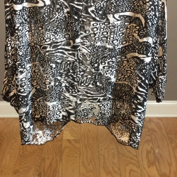 M Cover Charge black boho groovy geometric print wrap with sleeves - Picture 7 of 12